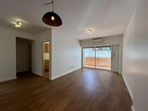 Cañitas Hermoso 2 amb con patio en impecable estado