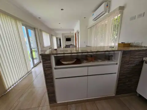 Haras del sur 100, Piso 0