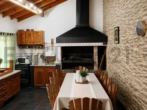 Hermosa casa familiar con espacios para disfrutar todo el año.
