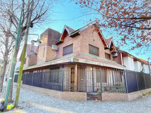 Alquiler Amplia Casa en Excelente Zona de Martinez