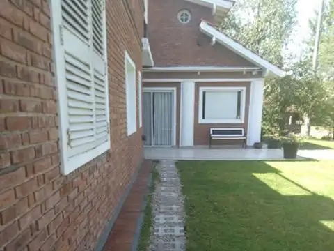 Casa en Venta en Larena Country Club, USD 210.000