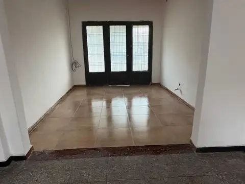 Casa 2 ambientes con 1 baño