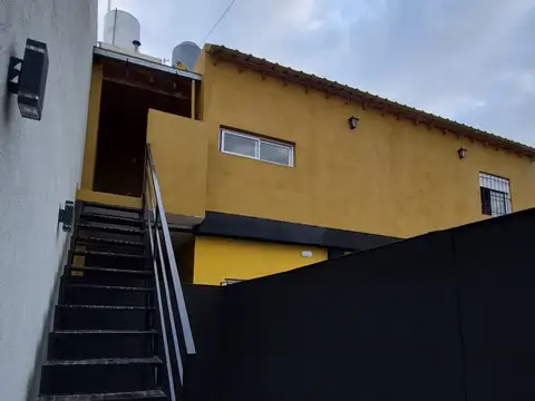 Almirante Brown 2500, Piso 1
