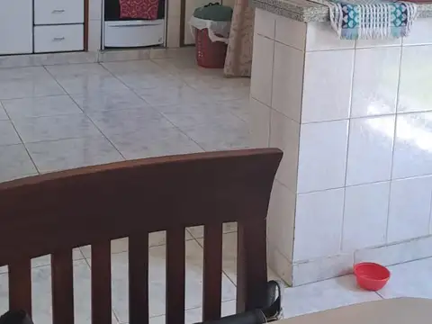 Casa 5 ambientes con 2 baños