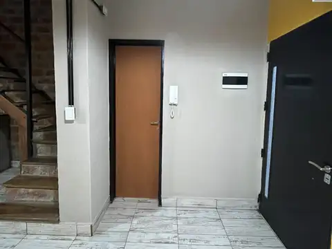 Depto Tipo Casa en Alquiler en San Andres, $ 620.000