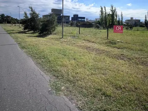 Terreno en Venta en Funes, USD 88.000