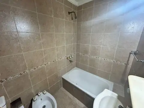 Departamento en Alquiler en Santos Lugares, $ 550.000