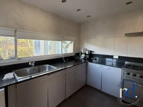 Casa 3 Dormitorios en Venta en Pinamar Zona B5