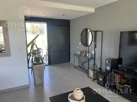 Casa 5 ambientes con 2 baños