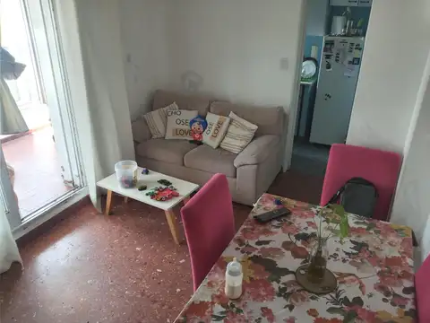 P. Patricios. 2 AMB  al frente. Balcon