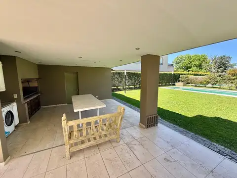 Casa en Alquiler de 4 dormitorios