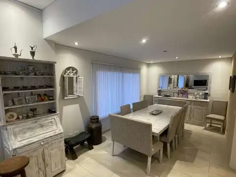 Casa en Alquiler de 4 dormitorios