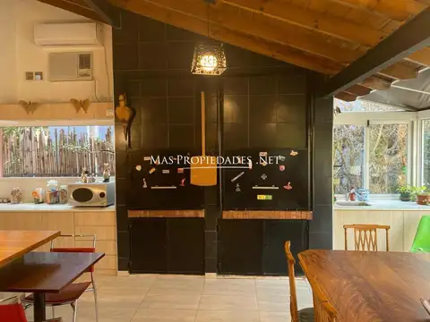 Casa en Venta con 2 cocheras