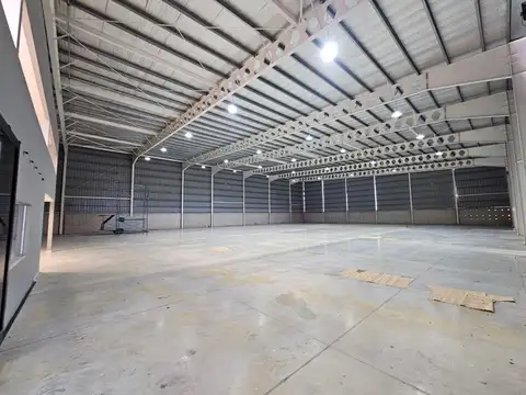 Venta nave con alquiler vigente en Micro Pi (Parque Industrial)