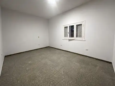 CASA EN VENTA FLORENCIO VARELA LOCAL