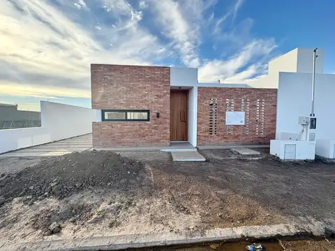 VENTA DUPLEX DOS DORMITORIOS CAMPOS DE MANANTIALES