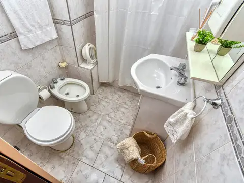 Departamento 5 ambientes con 2 baños