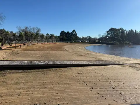Casa en Alquiler con 1 cochera