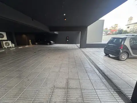 Cochera en edificio a estrenar cubierta