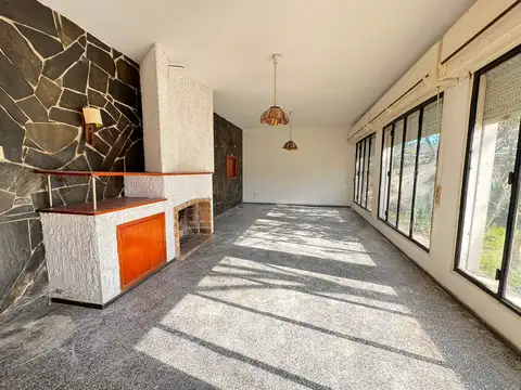 Avenida Doctor Juan Guglielmetti 100