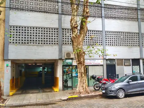 COCHERA FIJA Y CUBIERTA EN VENTA BELGRANO COLEGIAL