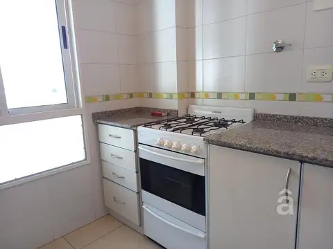 Departamento en Alquiler en  Villa Ballester - Monoambiente- Amplio y Luminoso.