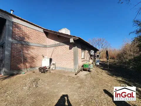 Casa 4 ambientes con 2 baños