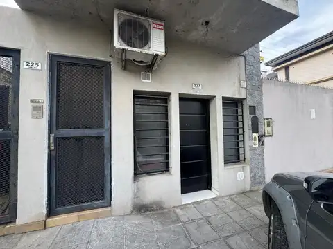 Depto Tipo Casa en Venta 26 años