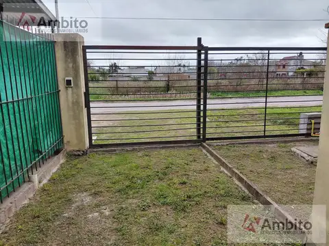 Casa 3 ambientes con 1 baño