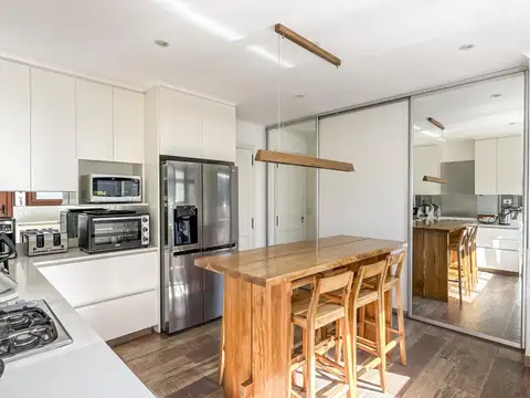 Casa 7 ambientes con 3 baños