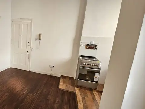 Crámer 2400, Piso 1