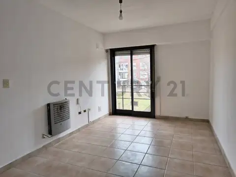 Departamento en Alquiler en Los Hornos, $ 490.000