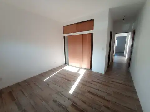 CHALET  DE 4 AMBIENTES TOTALMENTE A NUEVO