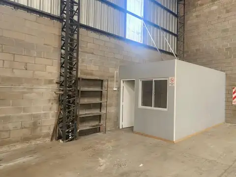 Galpón Industrial 2400 m² en Parque Industrial Moron - Haedo