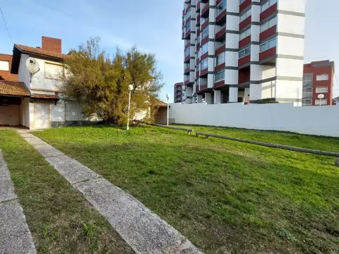 Avenida 1 entre Paseo 145 y 146