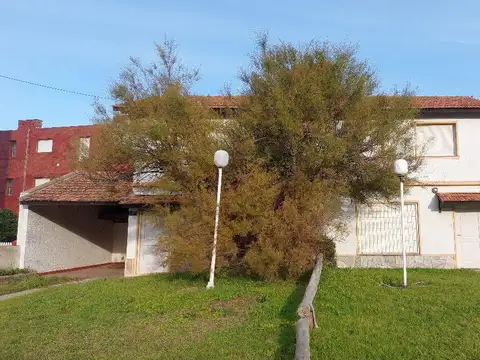 Depto Tipo Casa 4 ambientes con 2 baños