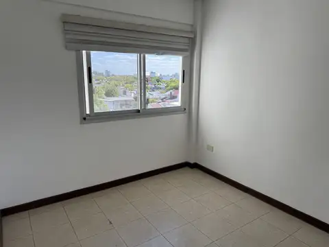 Departamento en alquiler con cochera y terraza privada