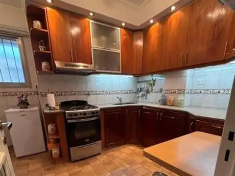 excelente semipiso 4 ambientes al frente