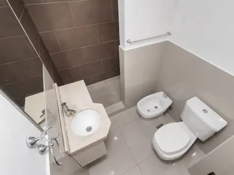 Defensa 1200, Piso PB