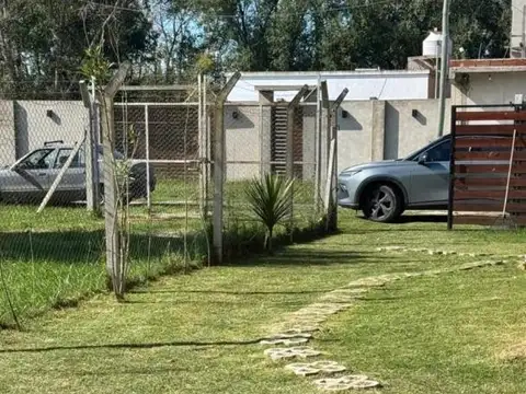 Casa en Venta con 3 cocheras