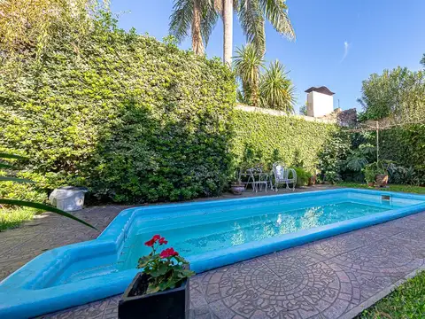 Casa en Venta con 2 cocheras