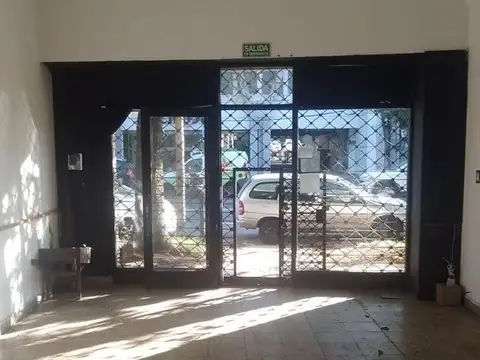 Olivos, Avenida Uzal casi Paraná, local en alquiler apto todo destino, ideal gastonomia
