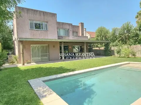 Casa 4 ambientes con 4 baños