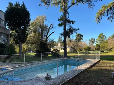 Casa 5 ambientes con 4 baños