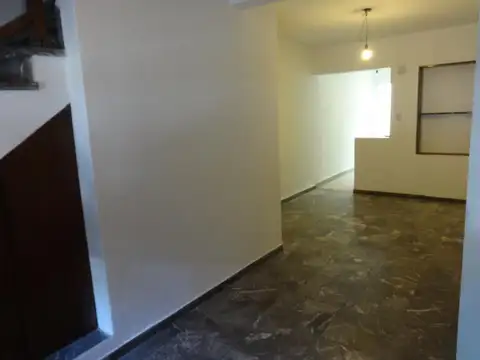 Depto Tipo Casa en Alquiler de 2 dormitorios