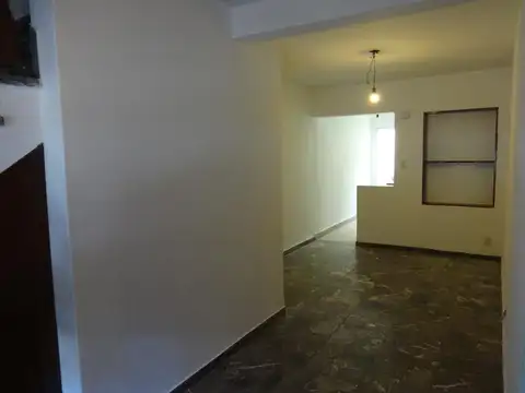 Depto Tipo Casa en Alquiler de 3 ambientes