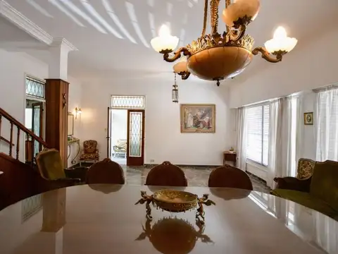 CASA EN VENTA LA PLATA ESTILO FRANCES