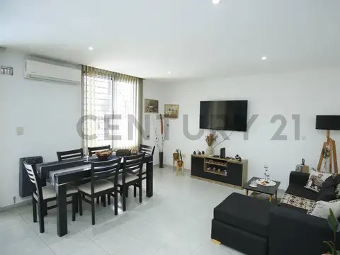 74 entre 22 y 23 1300, Piso 0