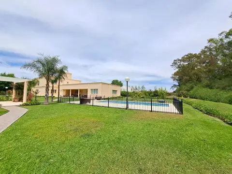 Casa 6 ambientes con 5 baños