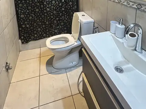 Depto Tipo Casa en Venta 80 años